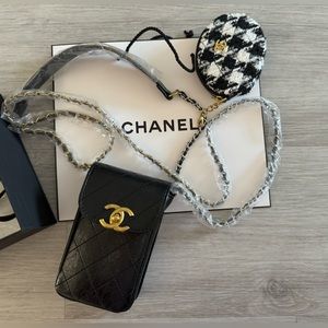Authentic Chanel 2-in-1 bag, crossbody bag, and coin purse . Brand New